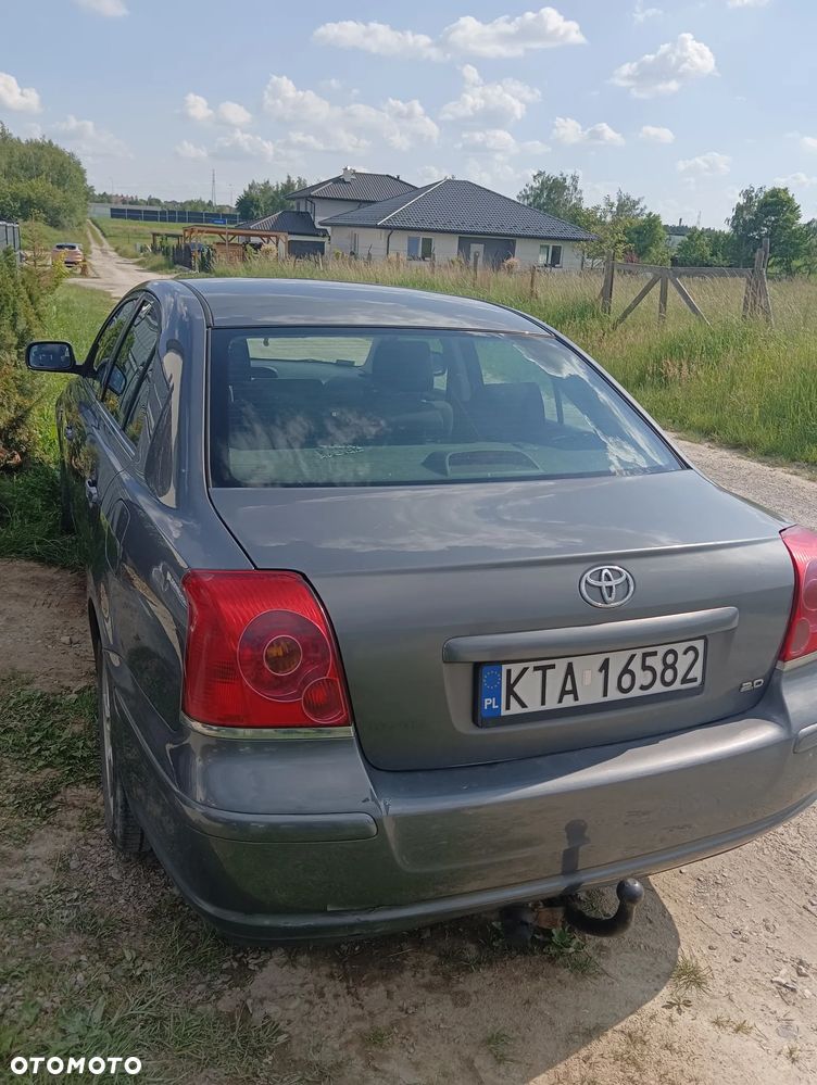 Toyota Avensis 2.0 D-4D Luna - 2