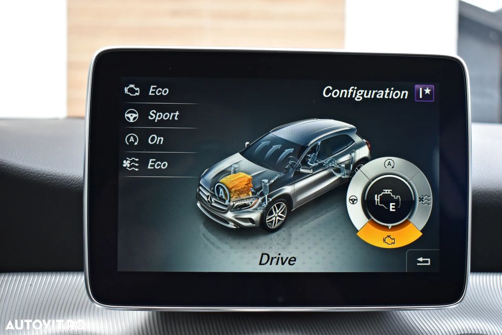 Mercedes-Benz GLA 200 7G-DCT Urban - 16