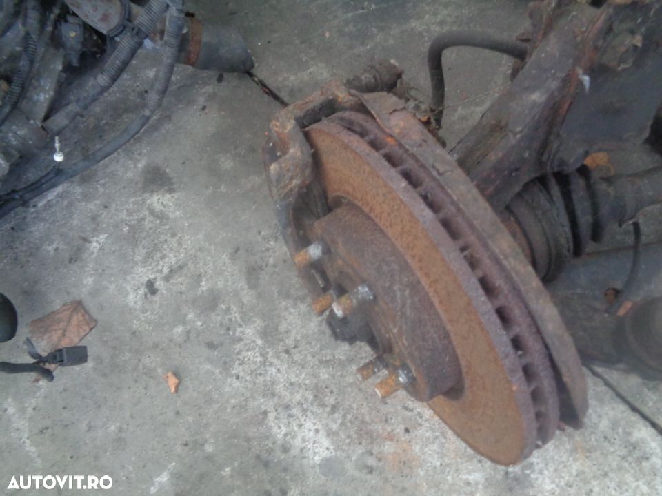 Vand Fuzeta Fata Dreapta Hyundai Santa Fe 2.0CRDI din 2004 - 1