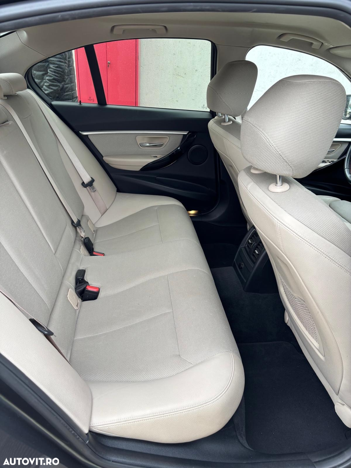 BMW Seria 3 - 24