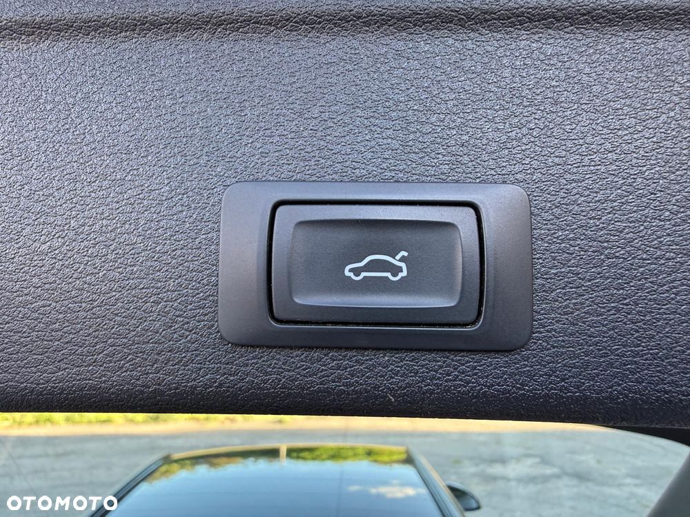 Audi A4 Avant 40 TDI quattro S tronic - 16