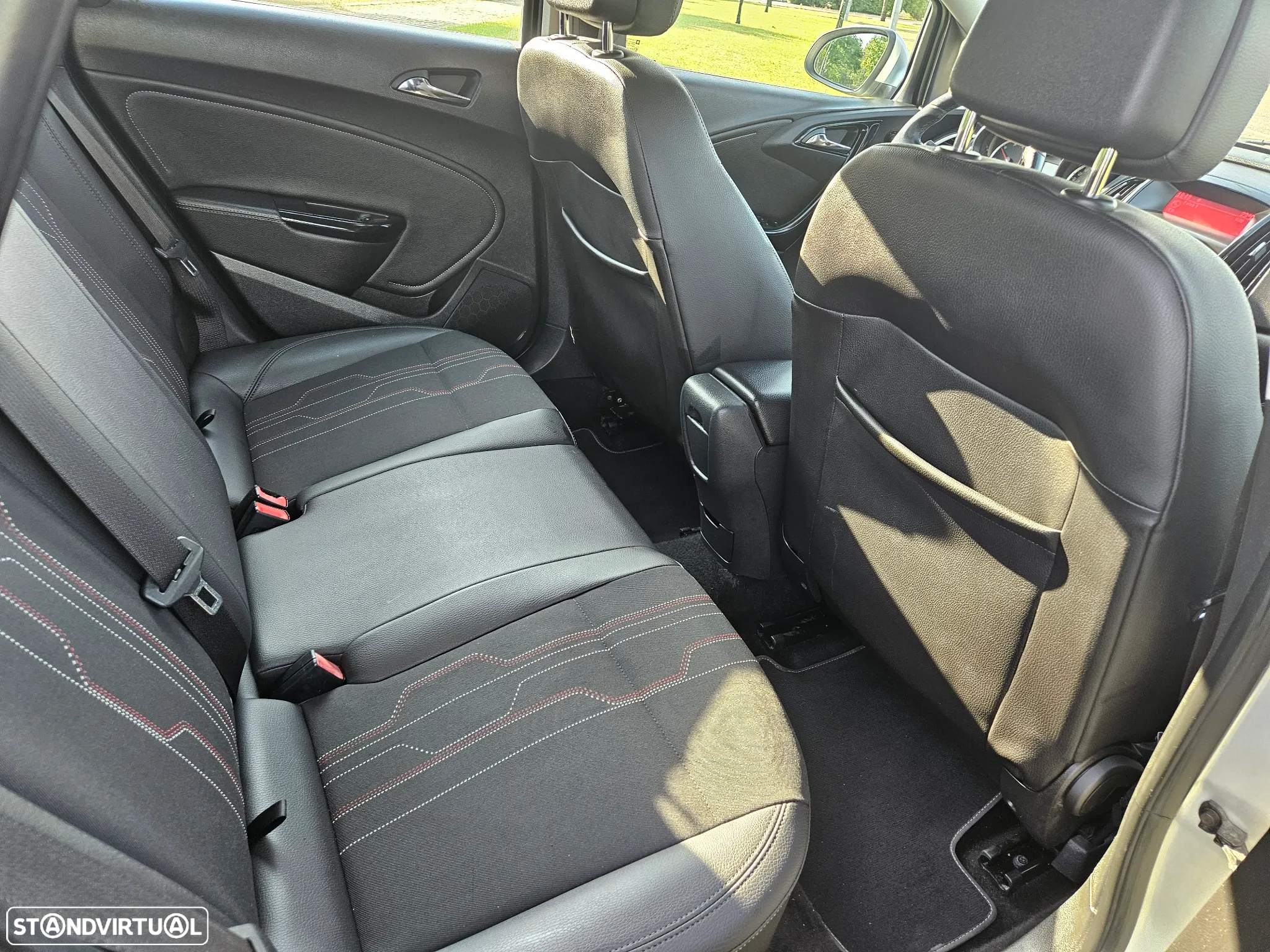Opel Astra Sports Tourer 1.7 CDTi Executive S/S - 21