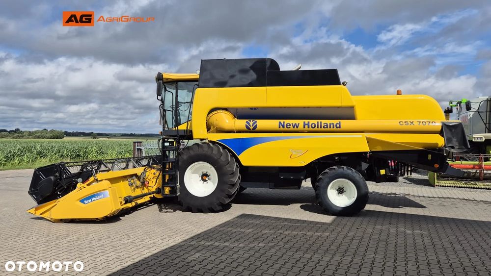 New Holland CSX 7070 2009R - 7