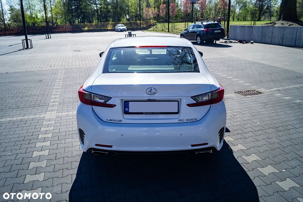 Lexus RC 200t / 300 F Sport - 13