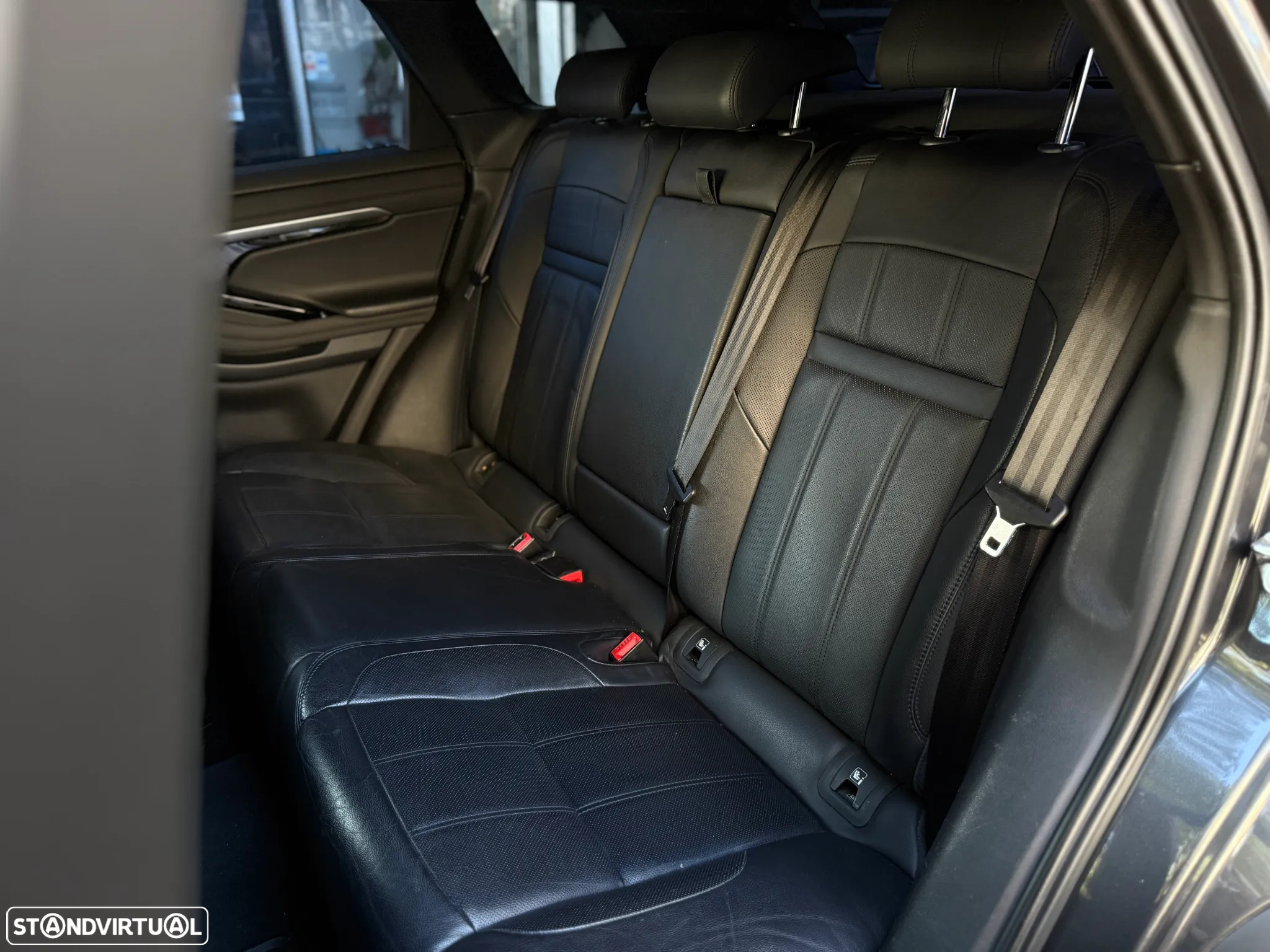 Land Rover Range Rover Evoque 2.0 D180 AWD R-Dynamic S Auto - 19
