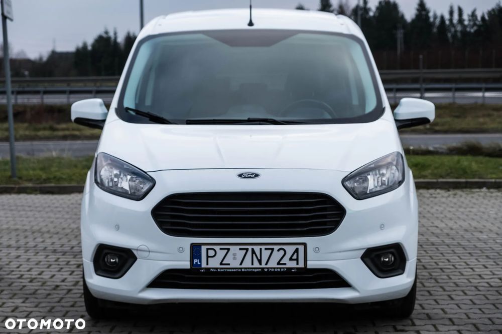 Ford Tourneo Courier 1.5 TDCi S&S Titanium - 3