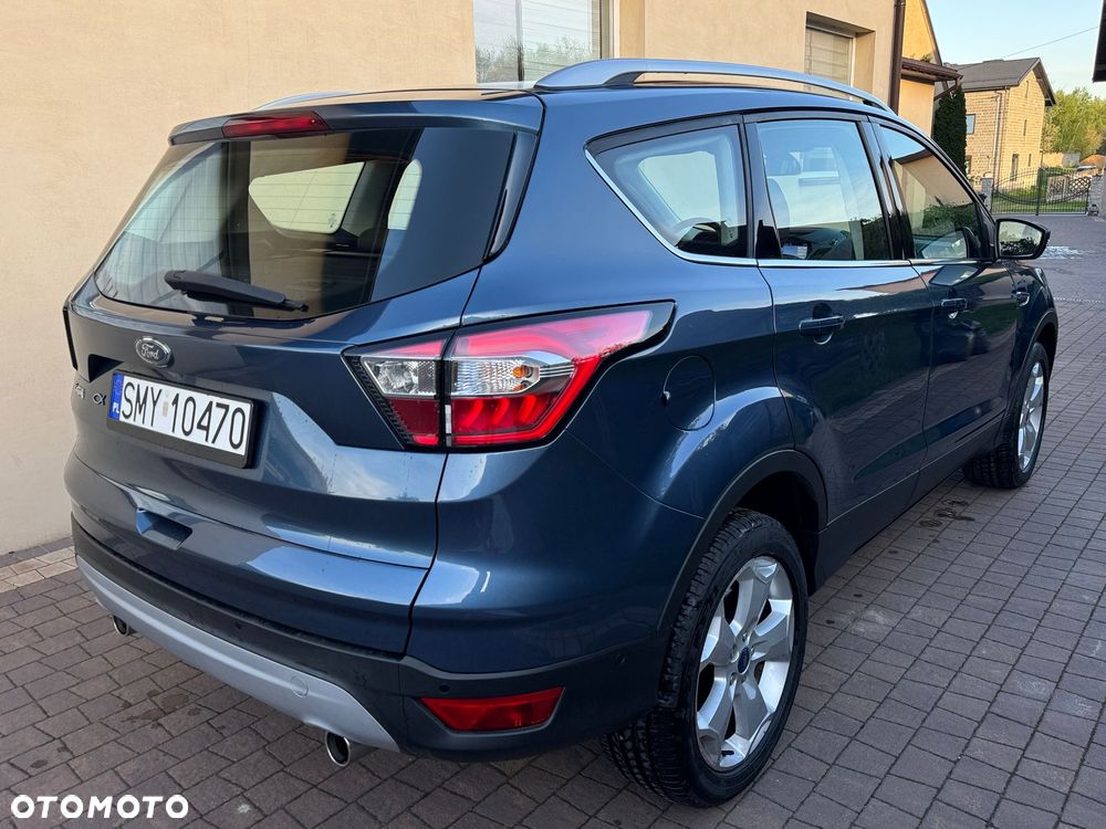 Ford Kuga 1.5 EcoBoost 2x4 Titanium - 4