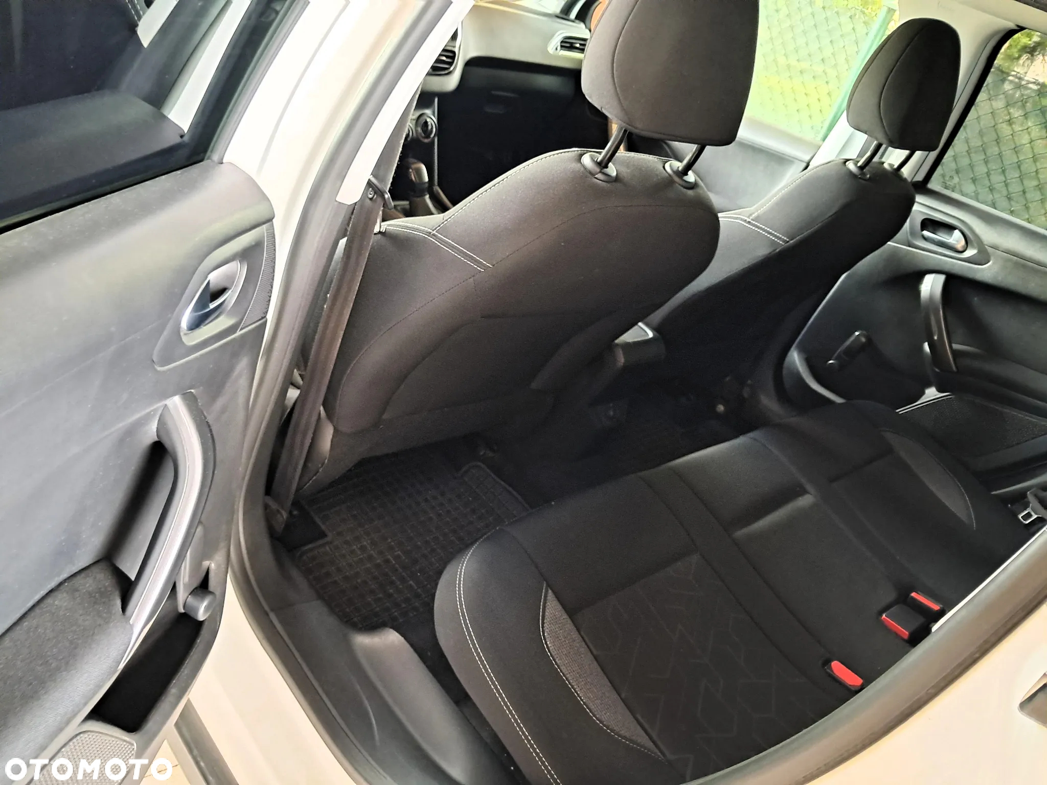 Peugeot 2008 - 10