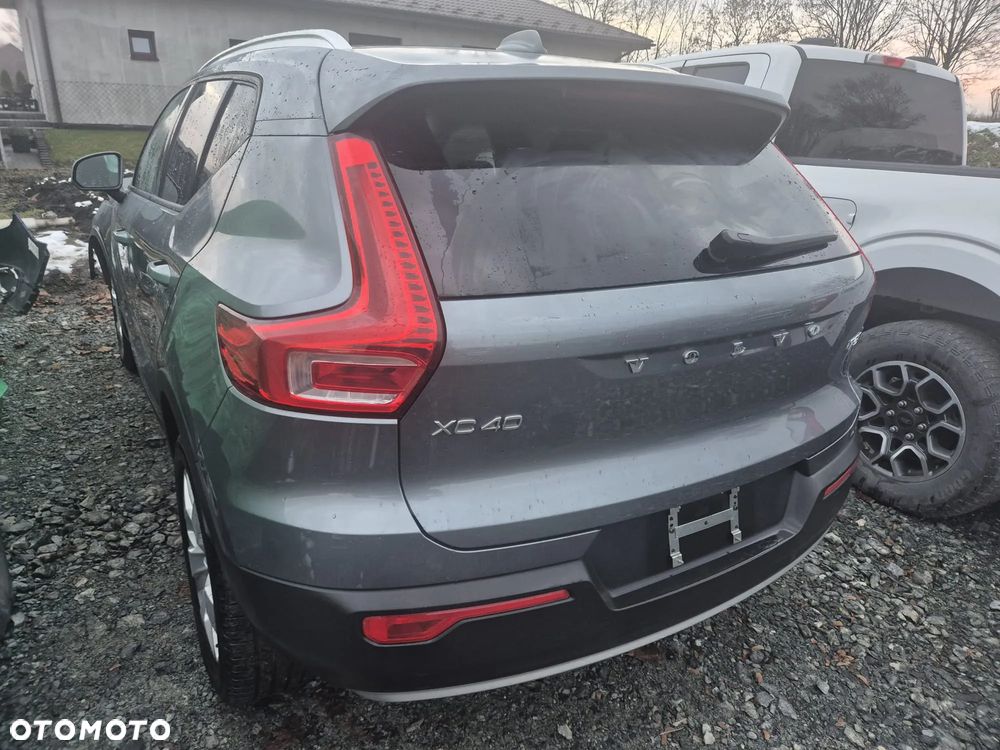 Volvo XC 40 T5 AWD Geartronic Momentum - 11