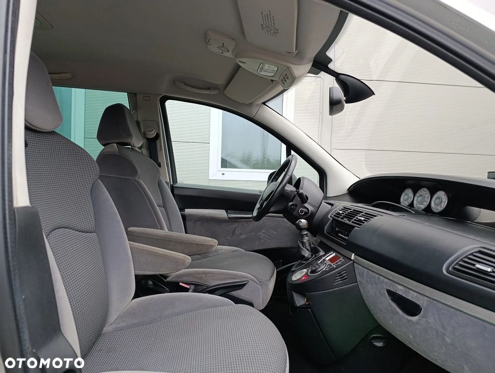 Peugeot 807 HDi 165 Family - 24