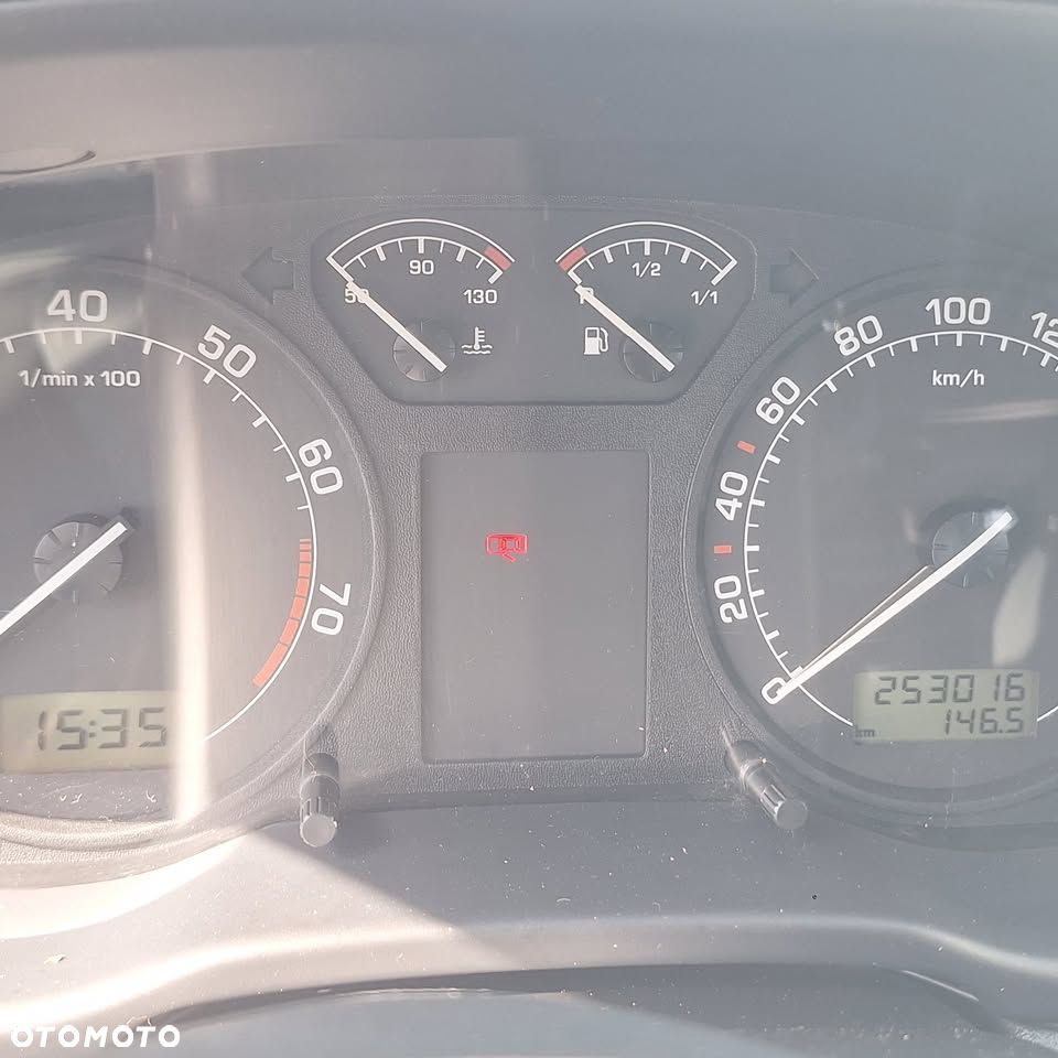 Skoda Octavia 1.6 Tour - 11