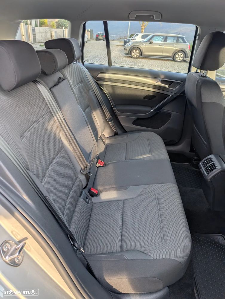 VW Golf Variant 1.6 TDi Confortline - 9