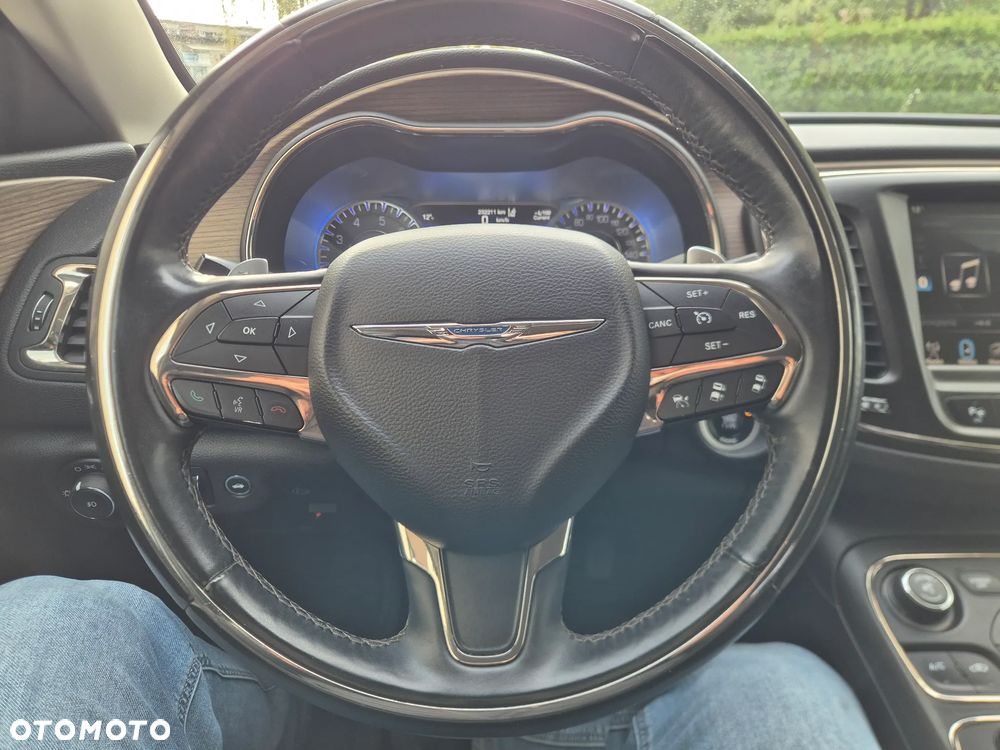 Chrysler 200 - 18
