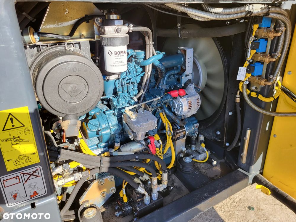 Bomag BW 154 AP 4 AM + rozsypywacz grysu z Niemiec - 14