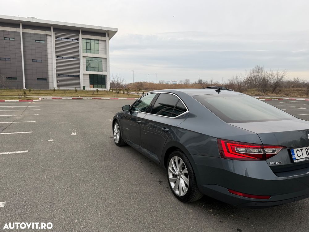 Skoda Superb 2.0 TDI DSG Style - 4