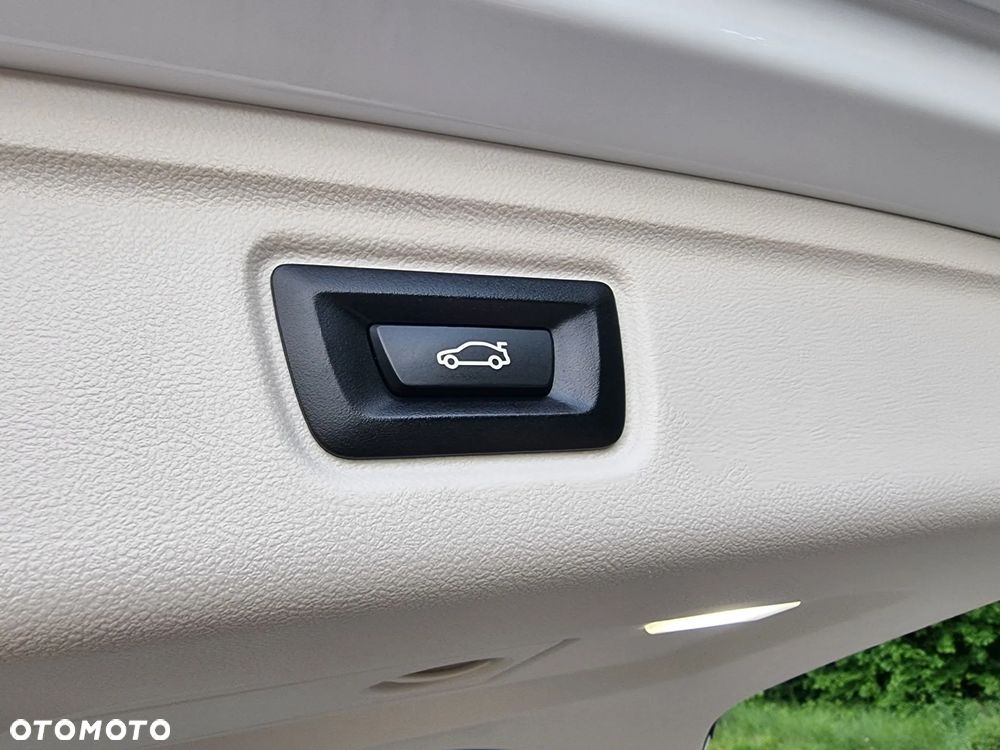 BMW Seria 3 320d Edition Luxury Line Purity - 14