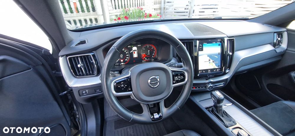 Volvo XC 60 D4 R-Design - 13