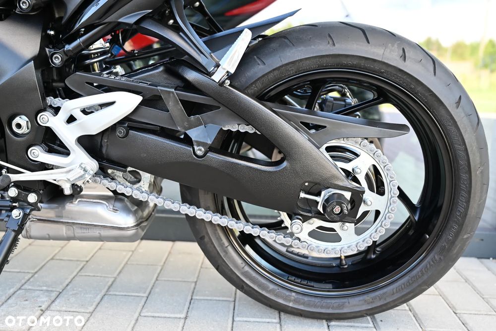 Suzuki GSX 1000 - 15