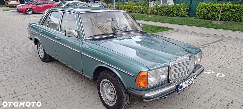 Mercedes-Benz W123 - 2