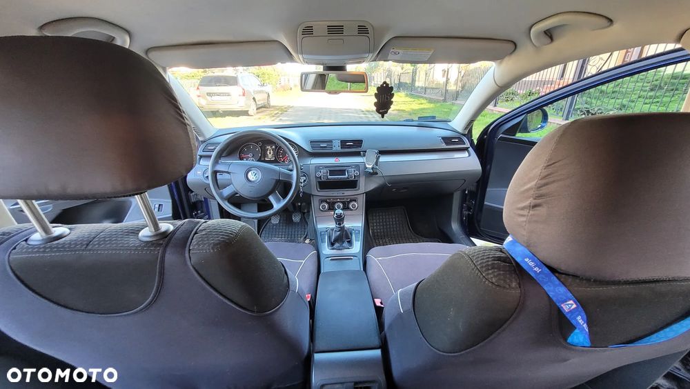 Volkswagen Passat 1.6 TDI DPF BlueMot Comfortline - 26