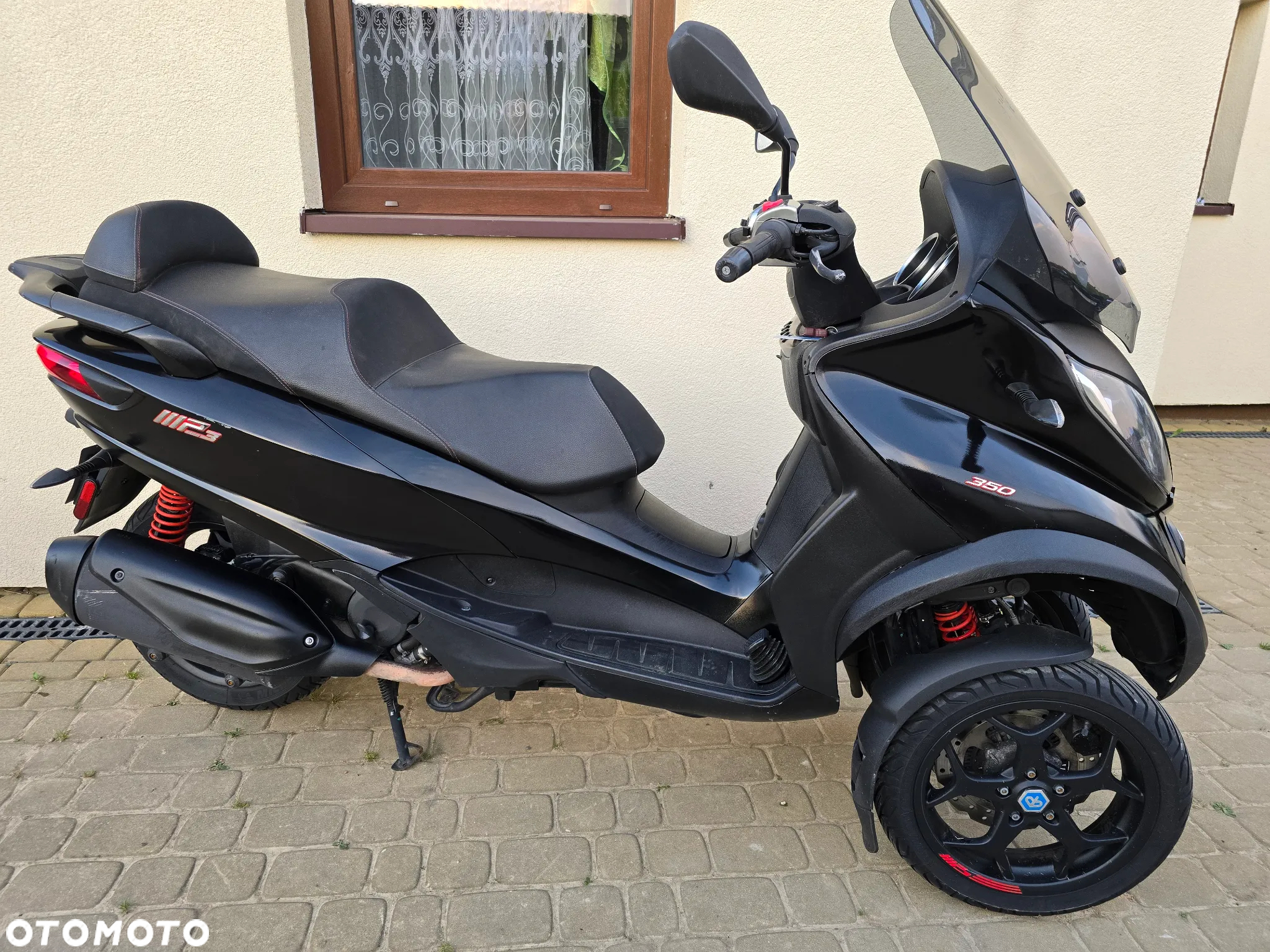Piaggio MP-3 - 10
