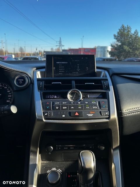 Lexus NX 300h Comfort AWD - 18