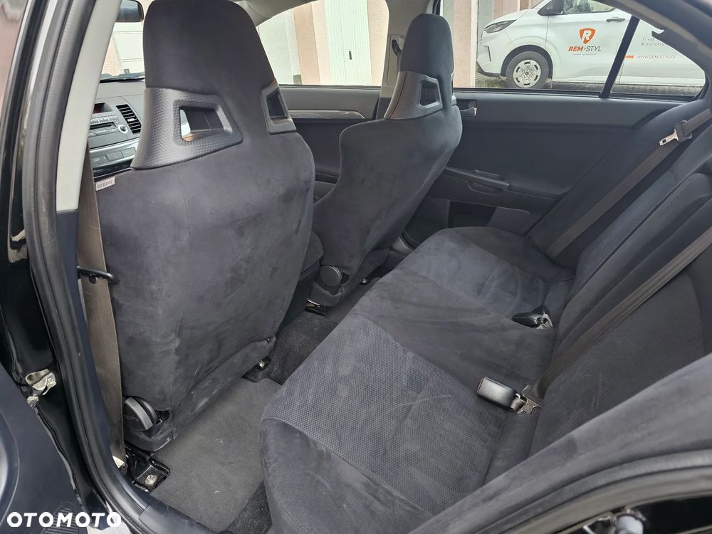 Mitsubishi Lancer - 11
