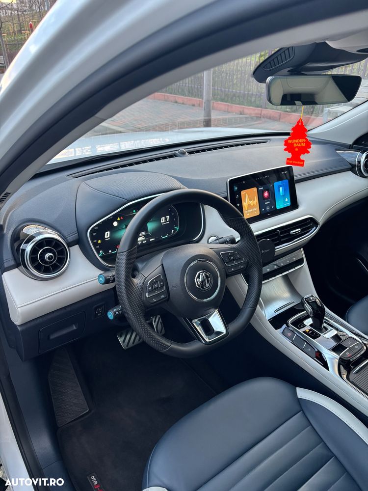 MG HS 1.5 T-GDi 7DCT Exclusive - 7