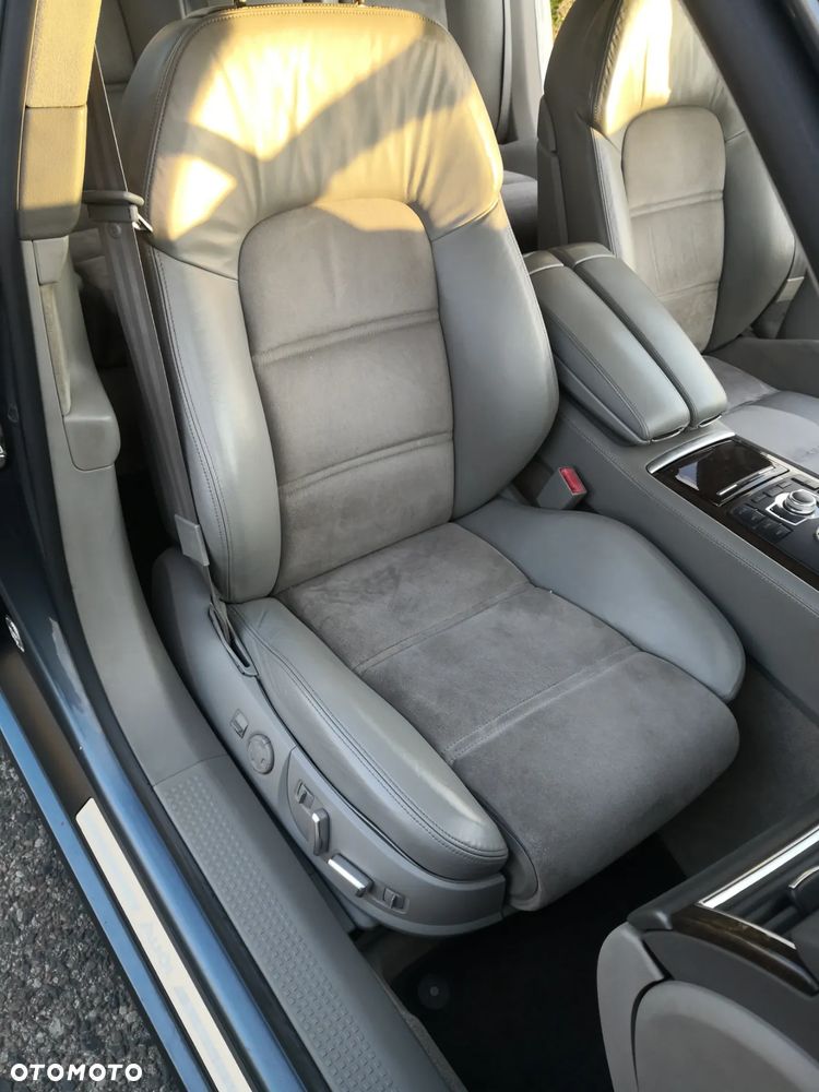 Audi A8 4.2 Quattro - 30