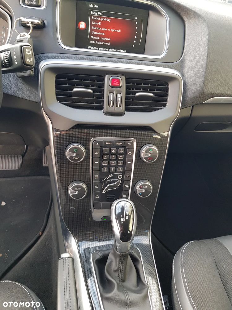 Volvo V40 D2 Geartronic Inscription - 12