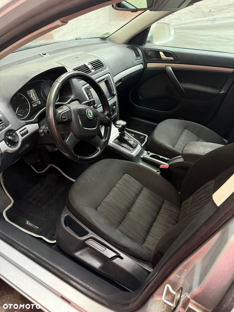 Skoda Octavia 1.8 TSI DSG Ambiente - 6