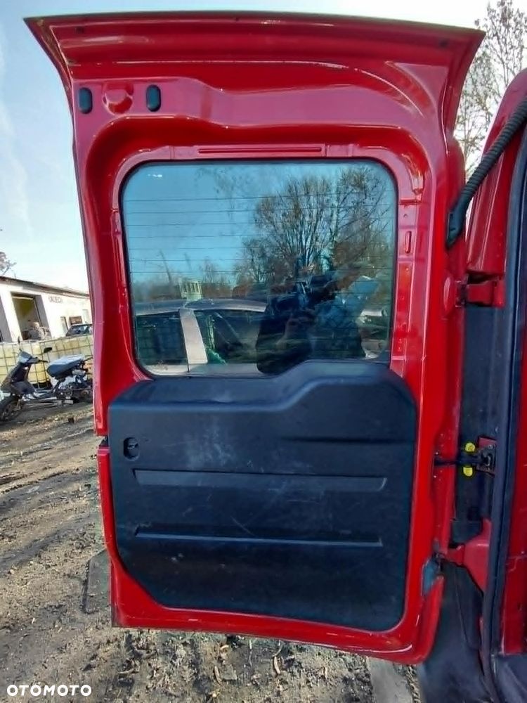 Fiat Doblo 2010r. Drzwi tylne lewe drzwi tylne prawe - 3