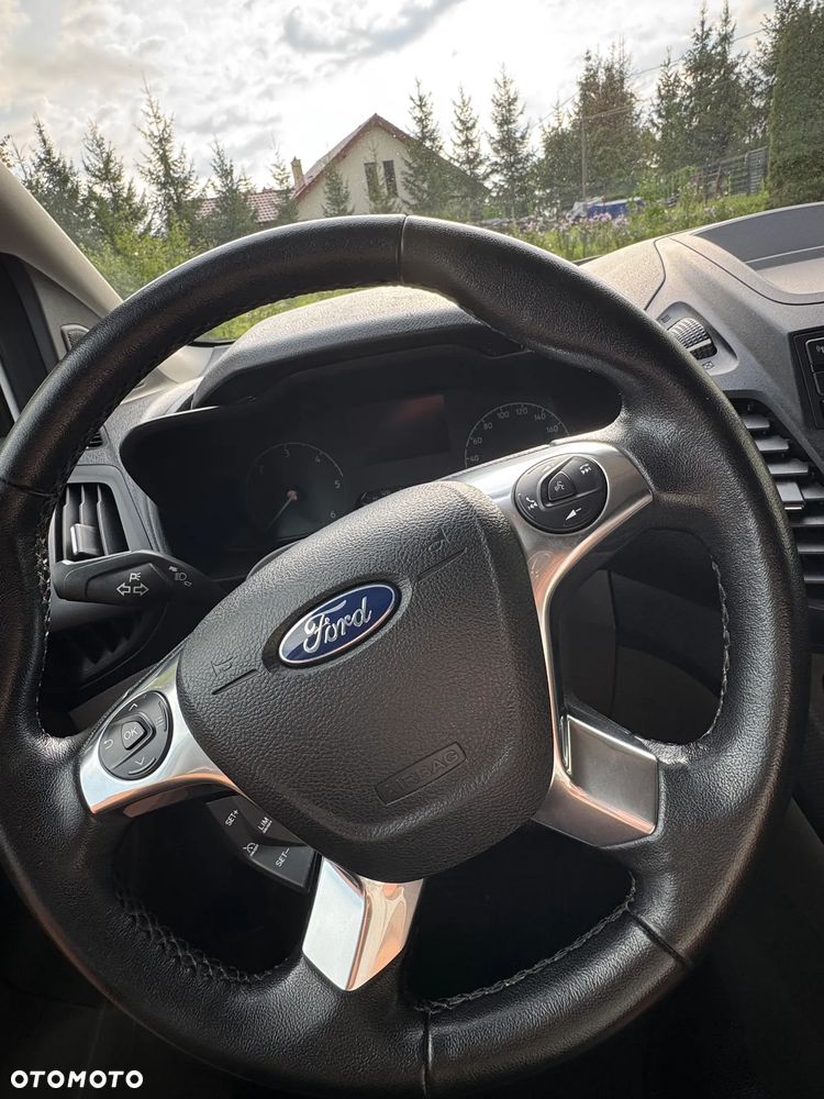 Ford Transit Connect - 17
