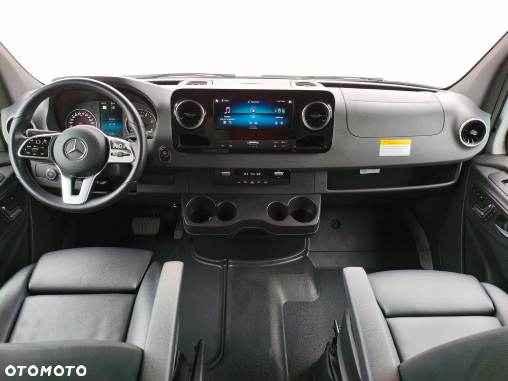Mercedes-Benz Sprinter 907.255 - 11