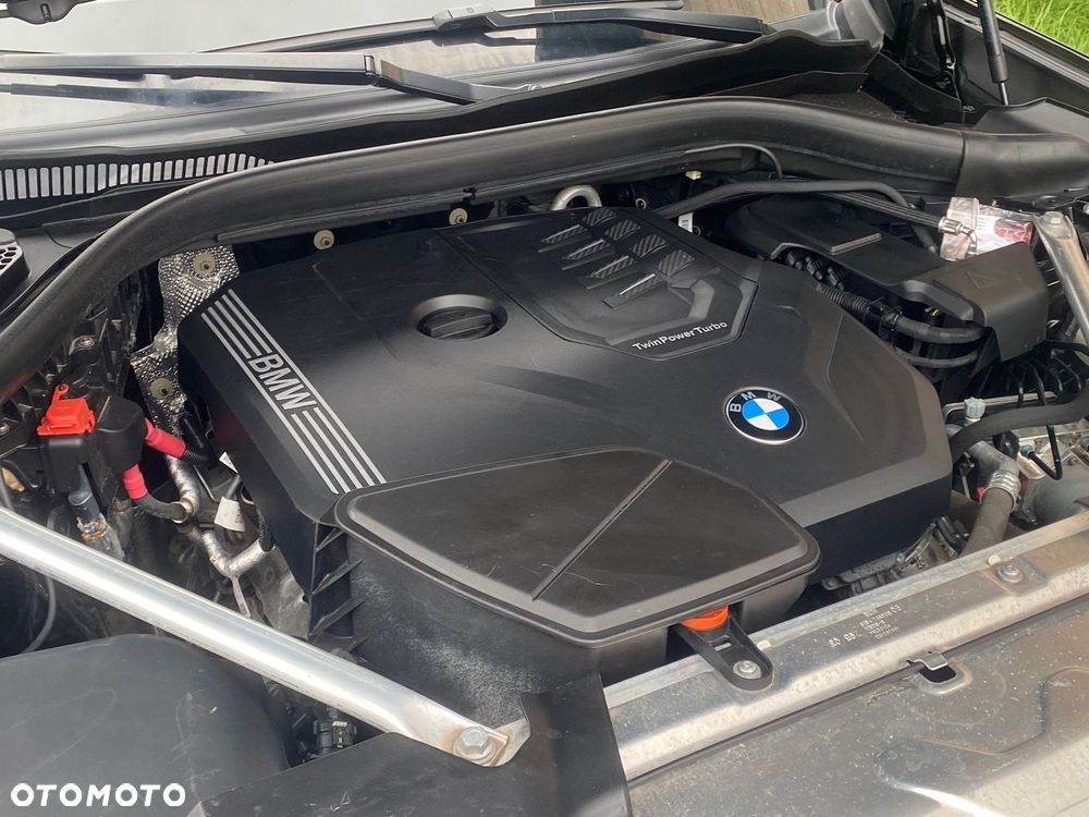 BMW X3 xDrive20i Advantage - 4