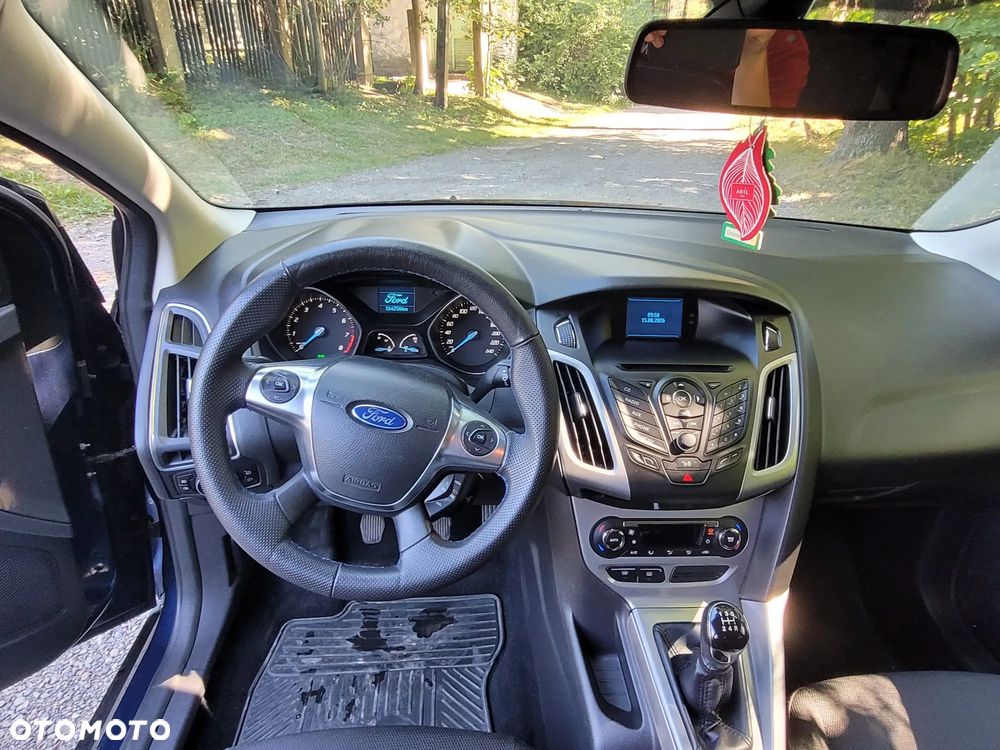 Ford Focus 1.6 Edition - 16