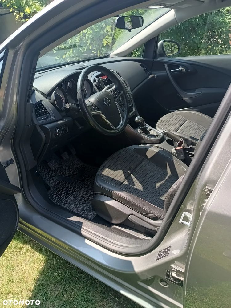 Opel Astra 1.6 Essentia - 10