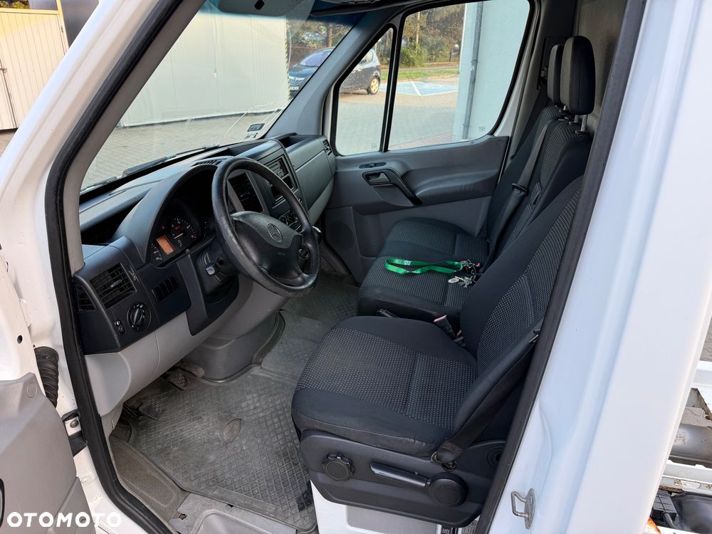 Mercedes-Benz Sprinter - 16