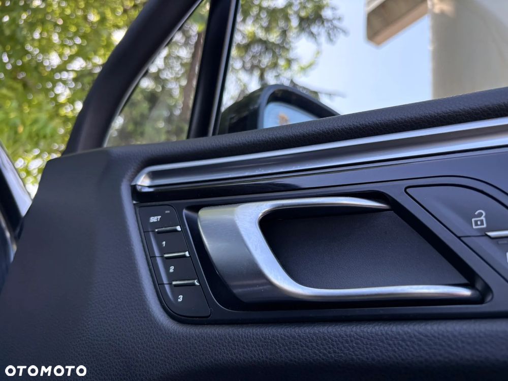 Porsche Macan - 31