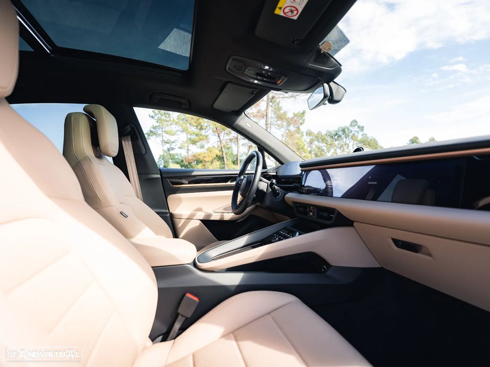 Porsche Macan Electric 4 - 12