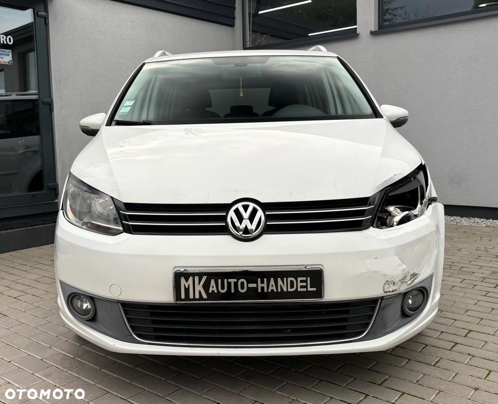 Volkswagen Touran 2011 photo 2