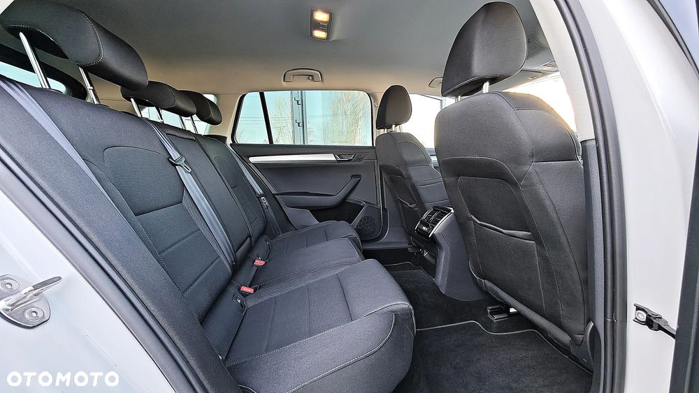 Skoda Superb 1.6 TDI Style DSG - 15