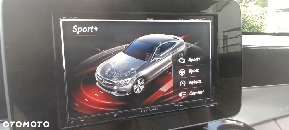 Mercedes-Benz Klasa C 300 9G-TRONIC - 29