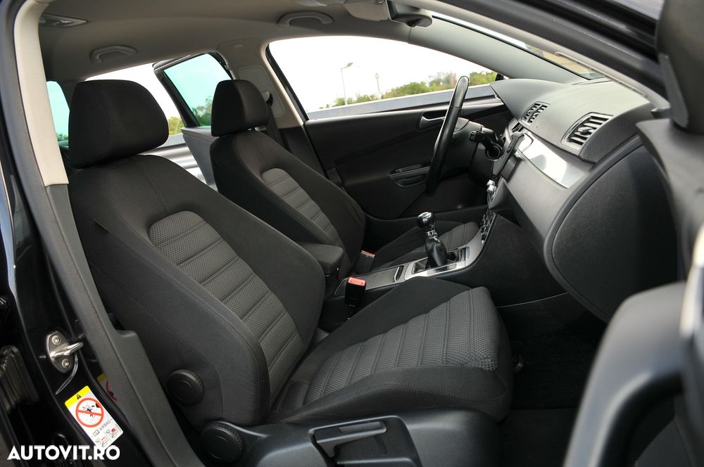 Volkswagen Passat - 11