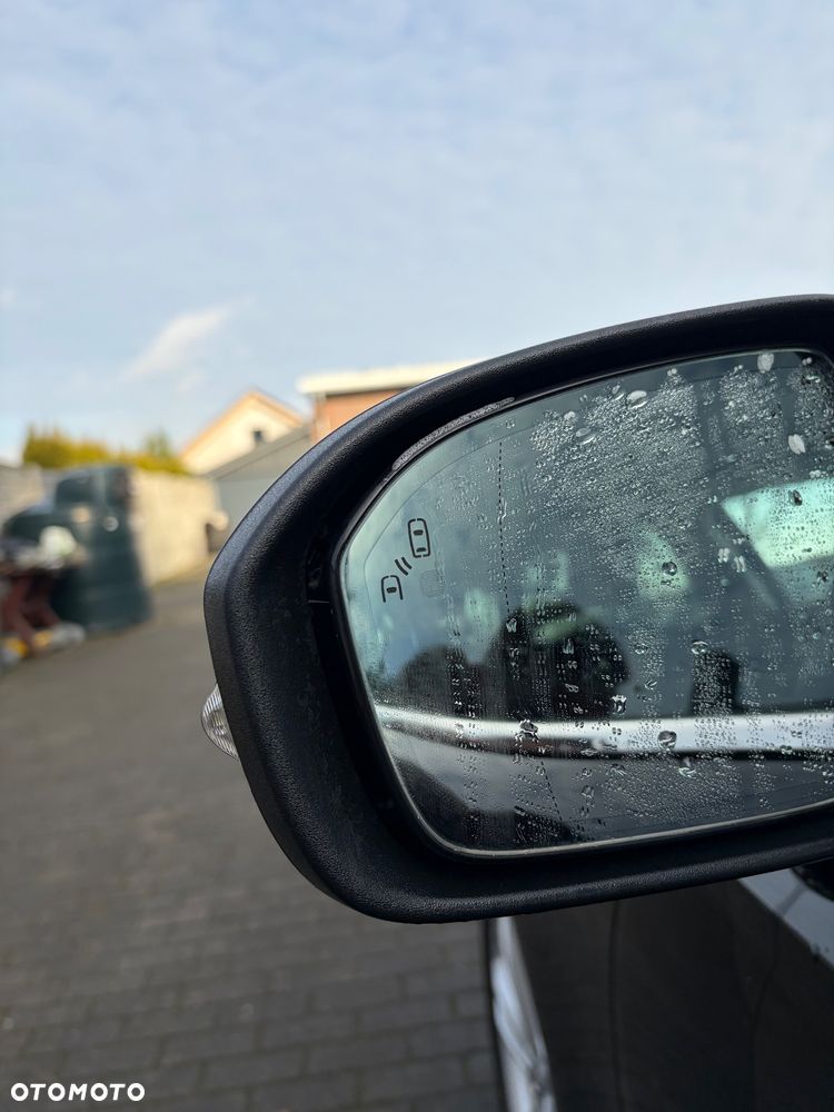 Ford Mondeo 2.0 EcoBlue Titanium - 24