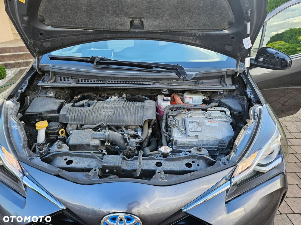 Toyota Yaris Hybrid 100 Active EU6 - 23