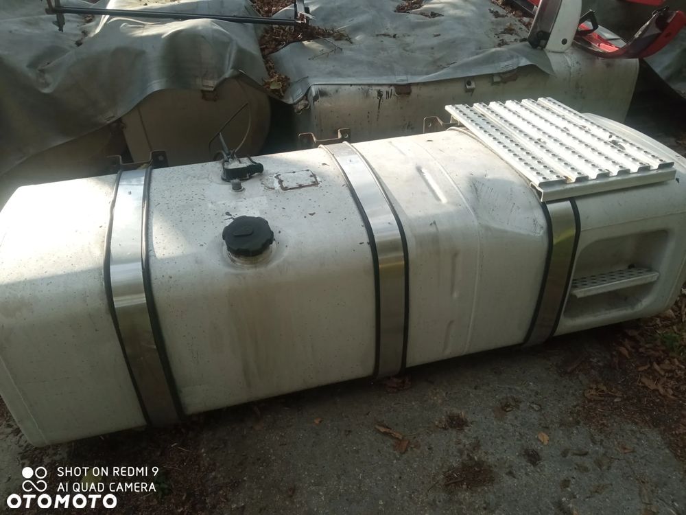 zbiornik paliwa MAN TGA   200x70x60, ok. 900 l., kompletny - 1