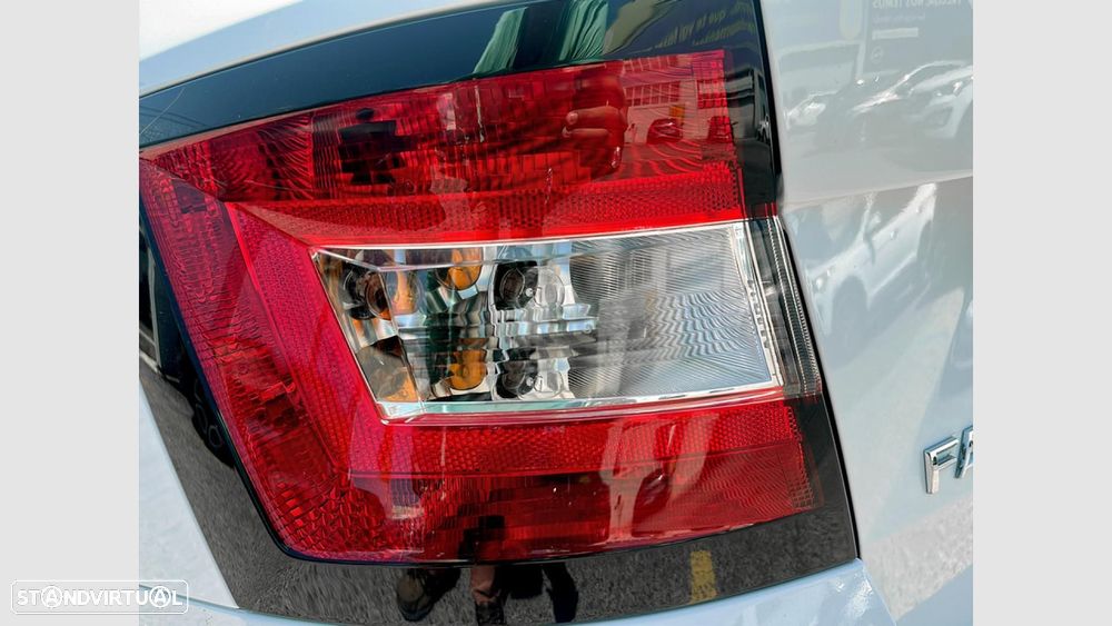 Skoda Fabia 1.0 TSI Ambition DSG — fotografia 9