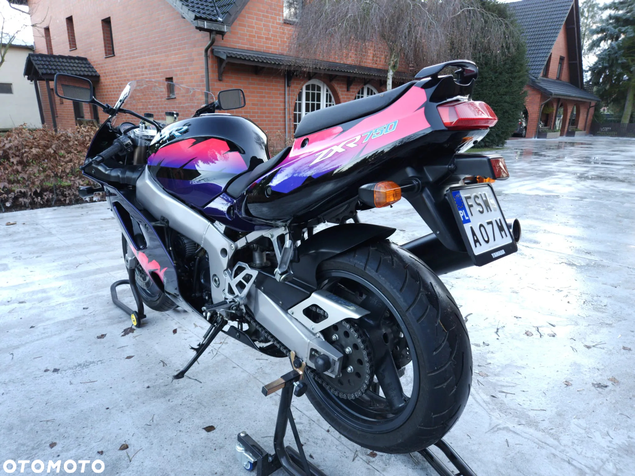 Kawasaki ZXR - 7