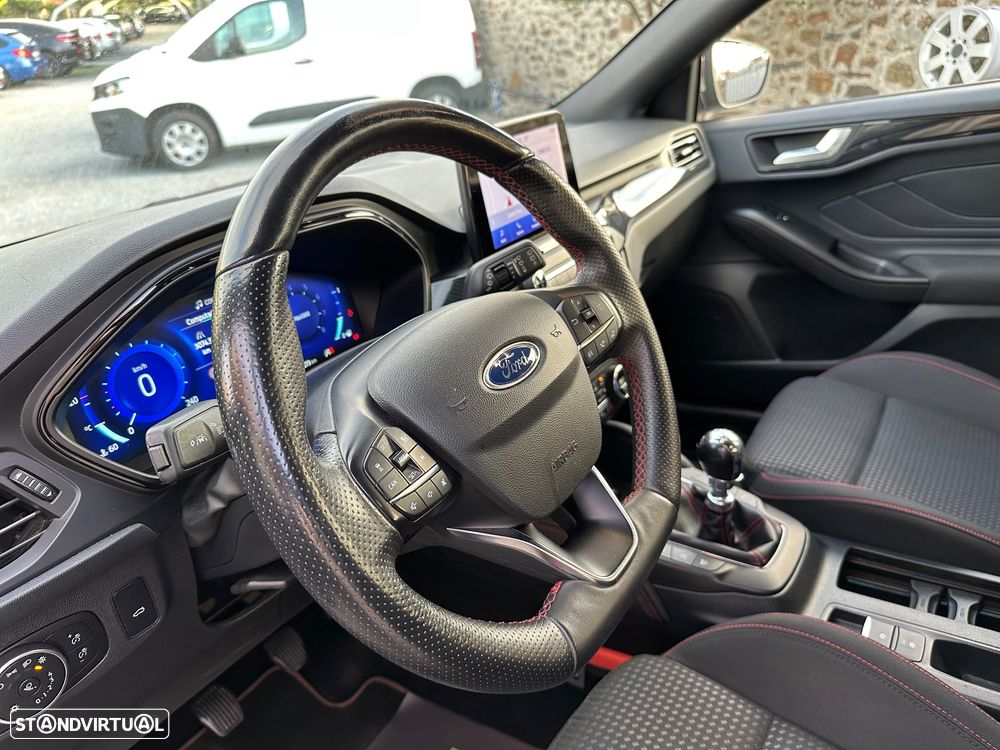 Ford Focus SW 1.0 EcoBoost Hybrid ST-LINE X - 23